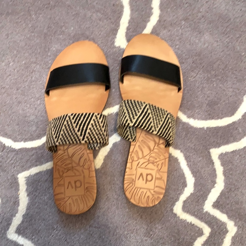 DV dolce vita slide sandals size 8.5